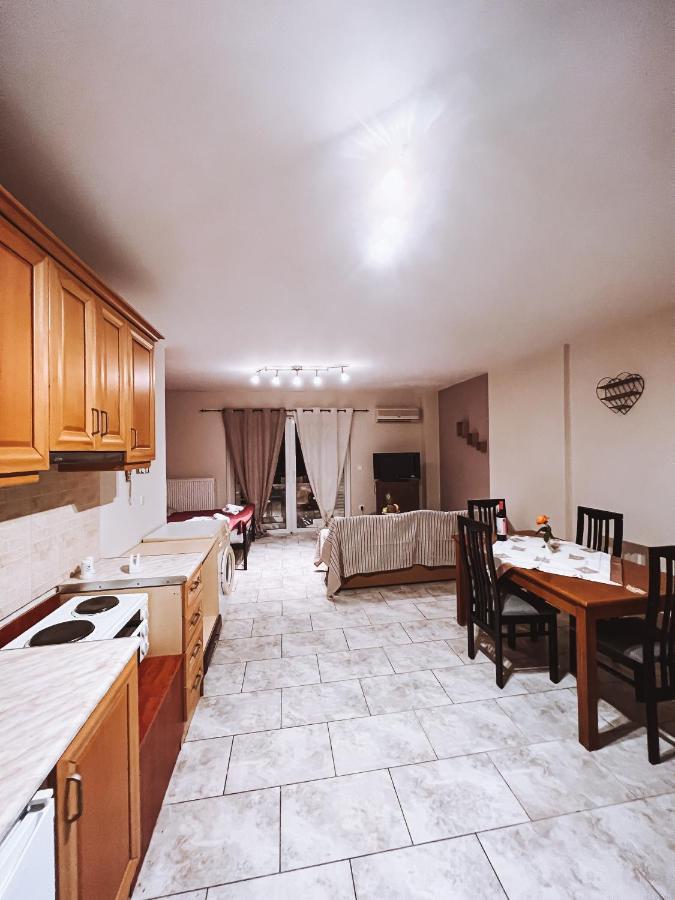 Picollino Appartement Xylokastro Buitenkant foto